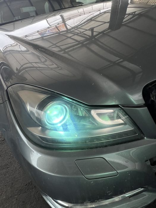 Десен фар W204 facelift xenon