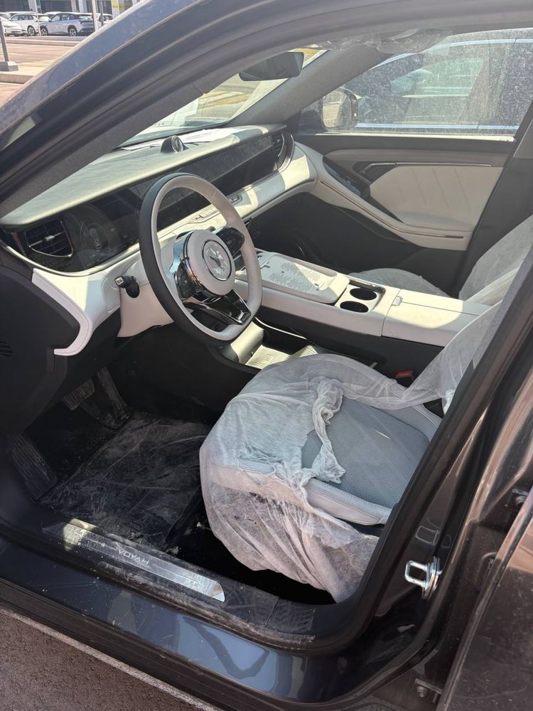 Voyah free gibrid Awd