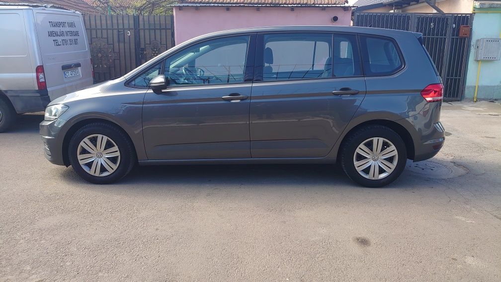 Vând Volkswagen Touran