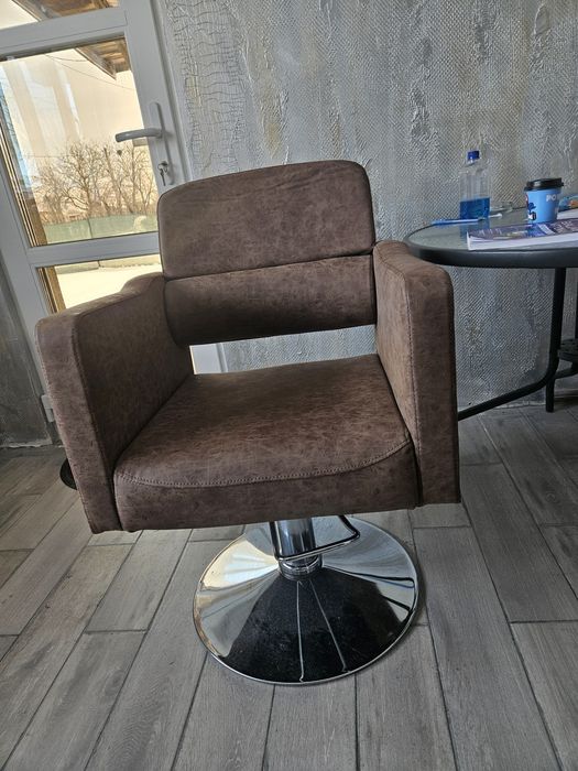 Vând scaun coafor (stare NOU)