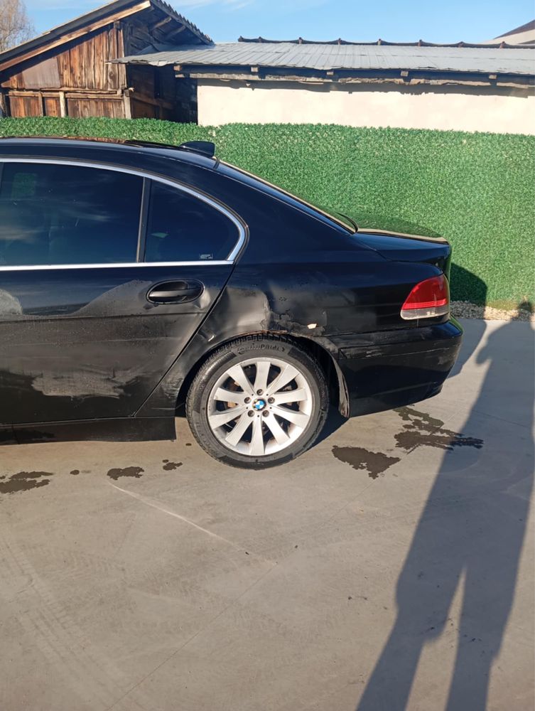 Vand sau o dau intreaga pentru dezmembrari..cutie motor in stare ok