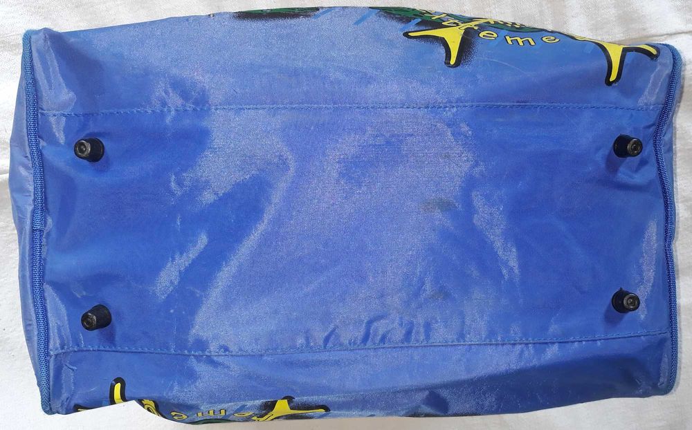 Спортна чанта Wilson. Размери 45 x 26 x 23 см