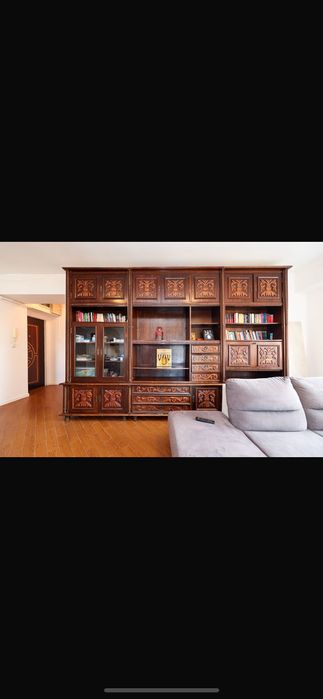 Bibliotecă în stil