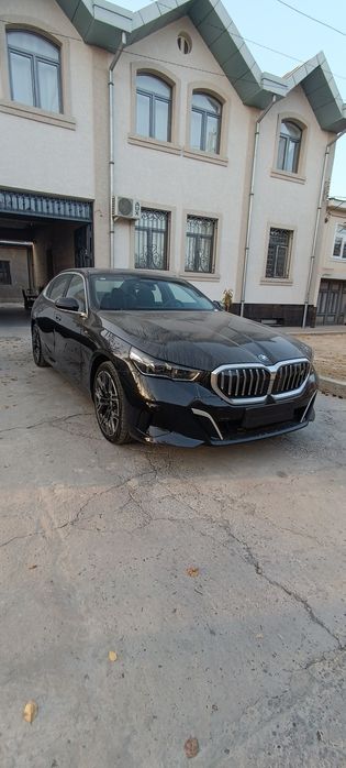 BMW I5  50 L янги 2025
