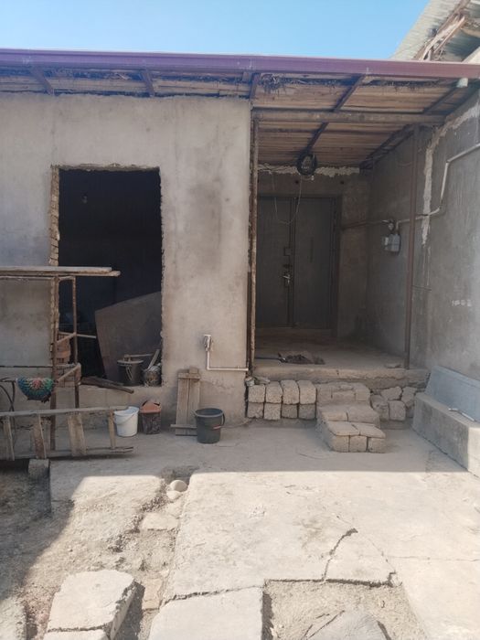 Продаётся Участка Чорсу Ор:Театир "Ёш Гвардия“ 1,5 сот ,2 ком ,1 кароб