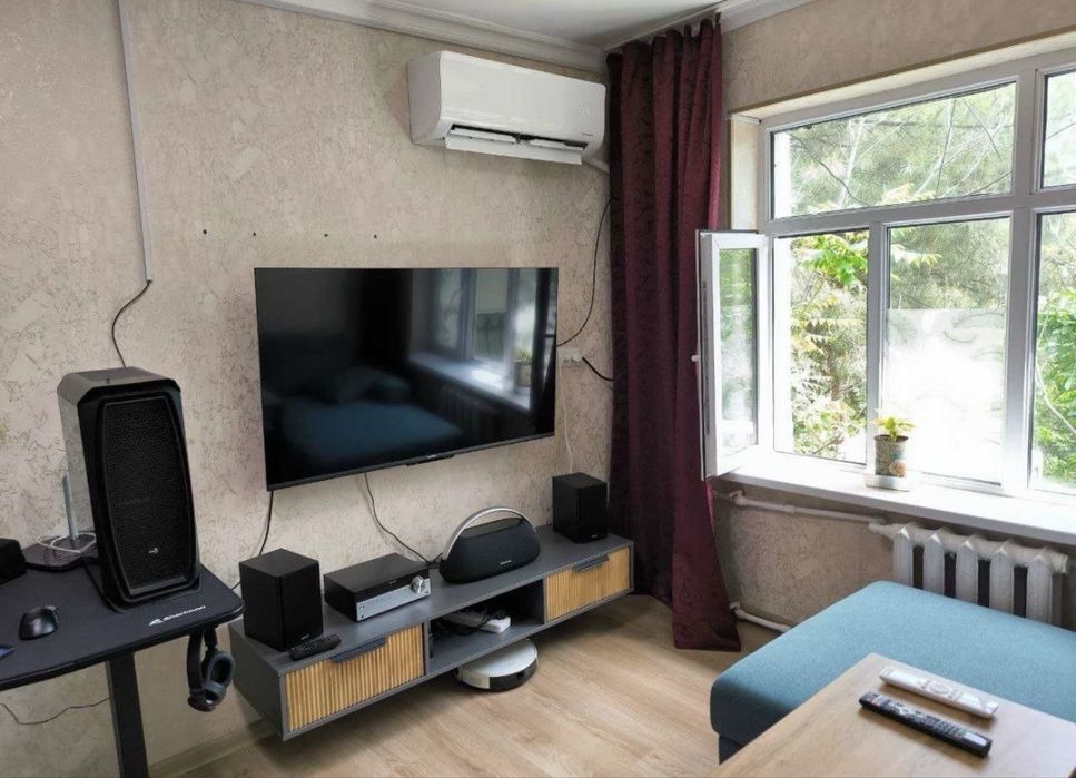 Цум 1-ком метро космонавтов , продается квартира 32м2
