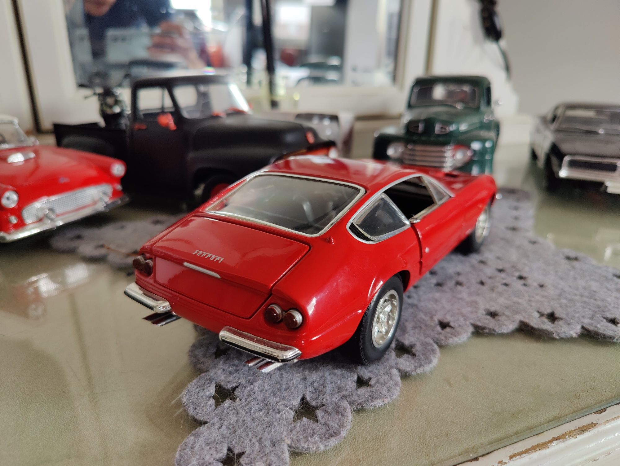 Macheta Ferrari 365 GTB/4 1/18 HotWheels