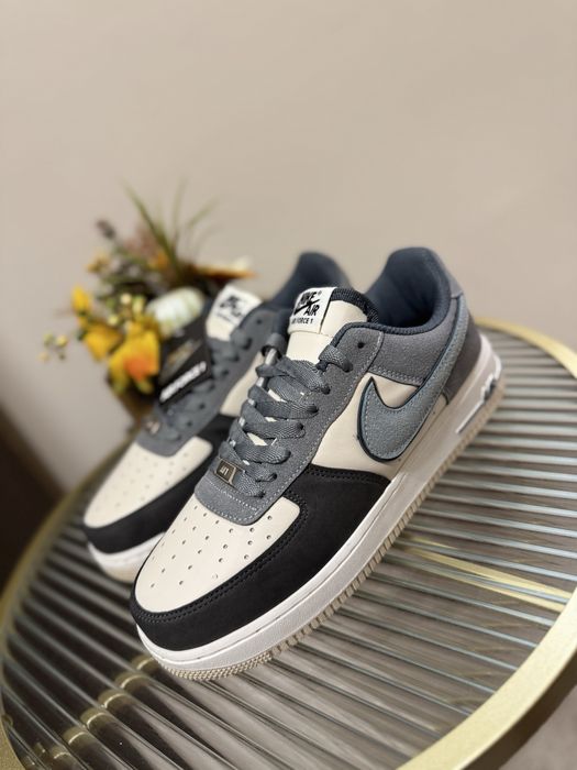 Nike air force.