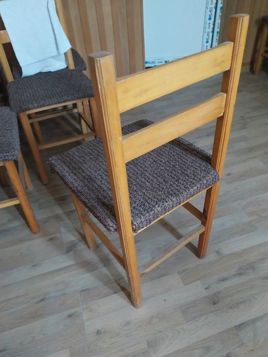 Scaune tapițate  din lemn de fag fiert