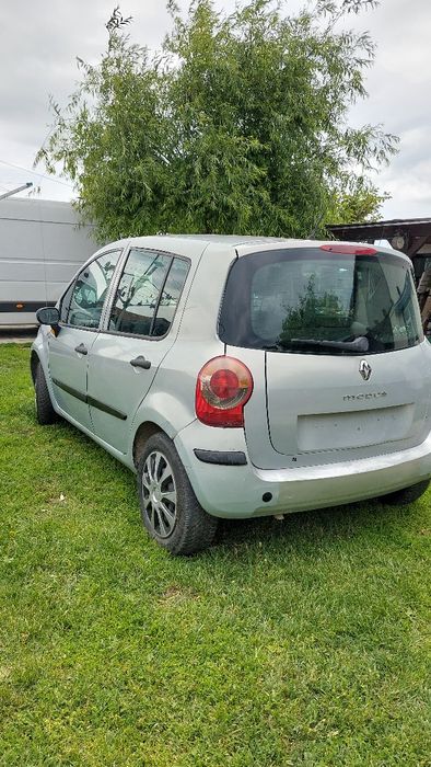 Dezmembrez Renault Modus 1.2 Benzina