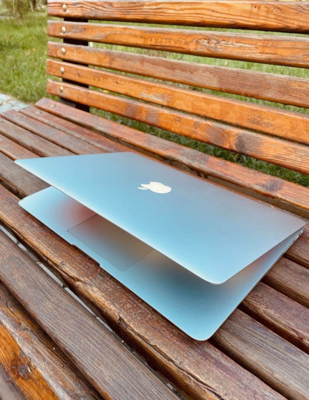 Продам Macbook Air 2017 в идеальном состояний