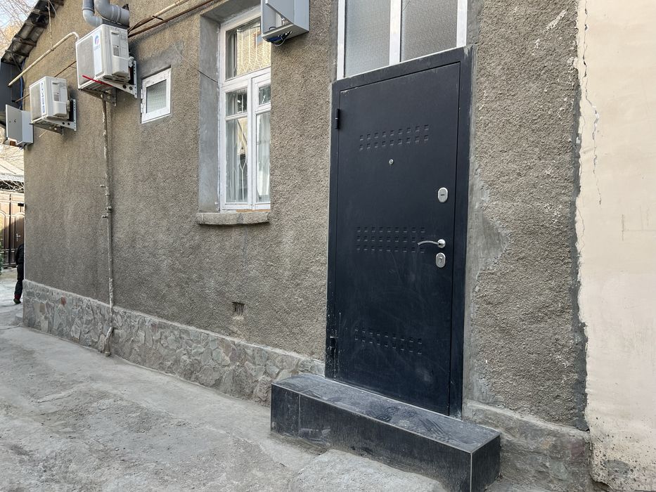 Сдаётся в аренду помещение можно под офис и жильё