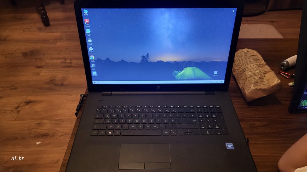 HP – 8GB RAM / Intel Celeron / Windows 10