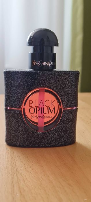 Apa de parfum YSL Black Opium 30 ml