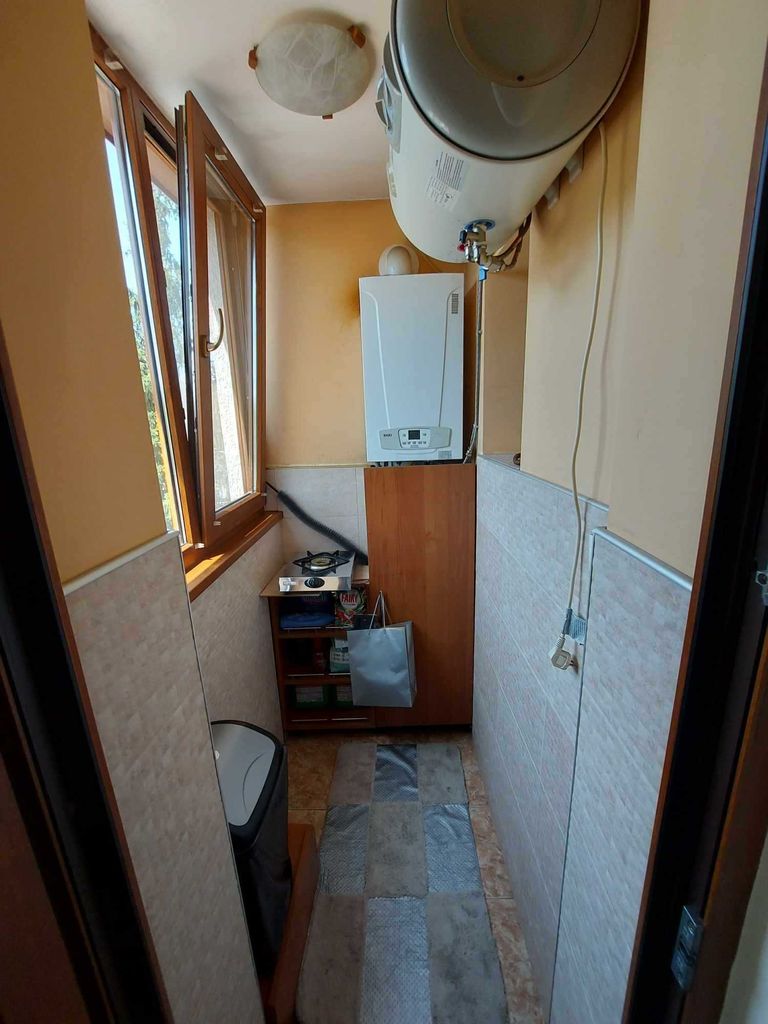 Продава се Тристаен апартамент в Търговище, Център - 105 кв.м за 1360 €/кв.м - Снимка #4