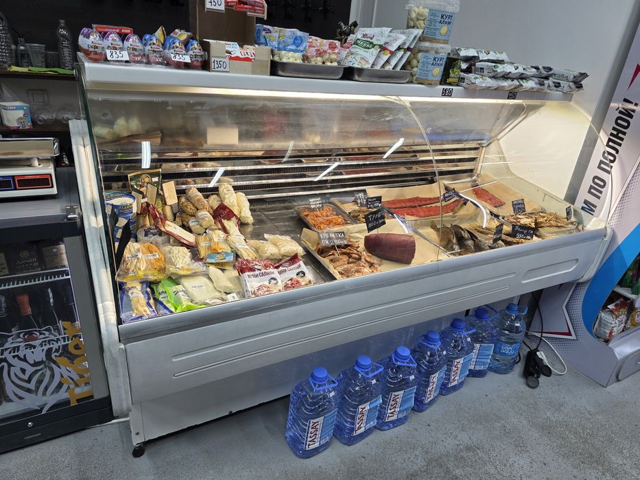 Продаётся витринный холодильник