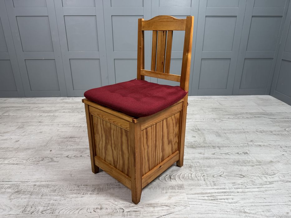 Селски шведски стол - ракла К056