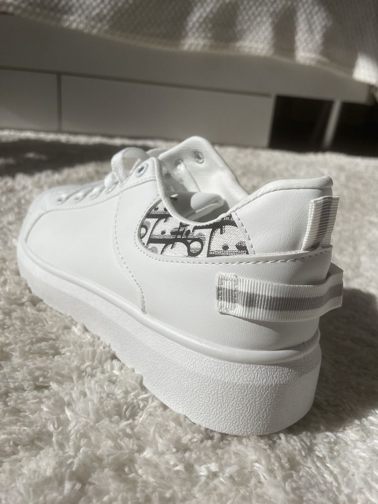 Обувки Dior кецове