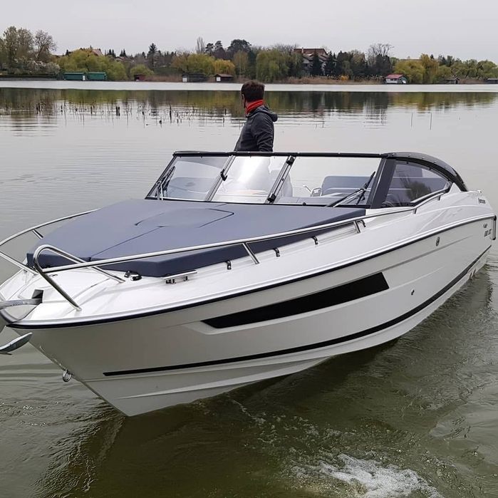 Vând șalupă Parker 690 DC cu peridoc TA NO