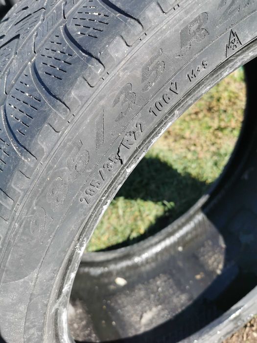 Зимни гуми 285 35R22 2 броя