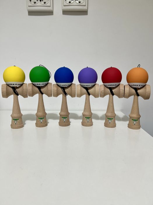 Kendama Japan - Bila cu Rubber Grip (Asemanatoare cu Krom)