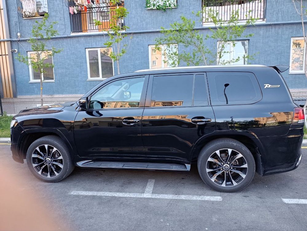 Toyota Land Cruser