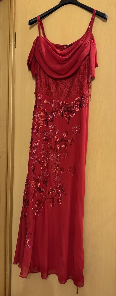 Rochie lunga eleganta rosie cu margelute marime 38