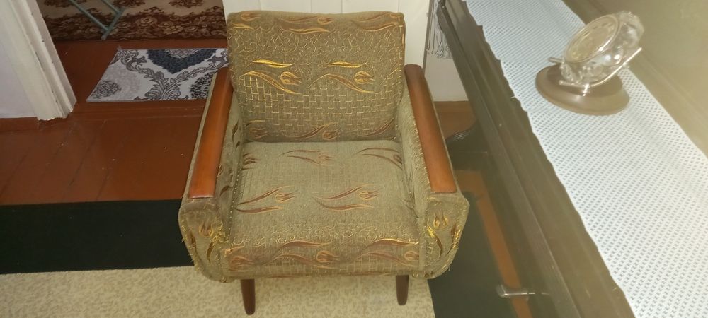 2 кресла, мягкие, цена за 2 шт.