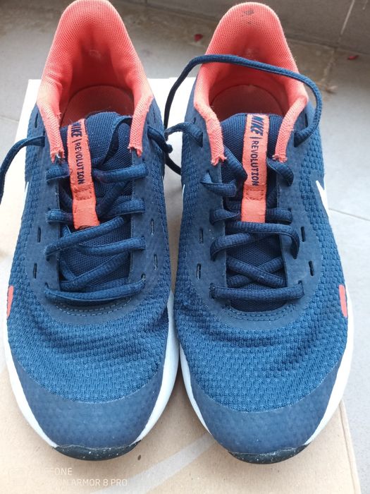 Маратонки Asics 37 +подарък Nike 36