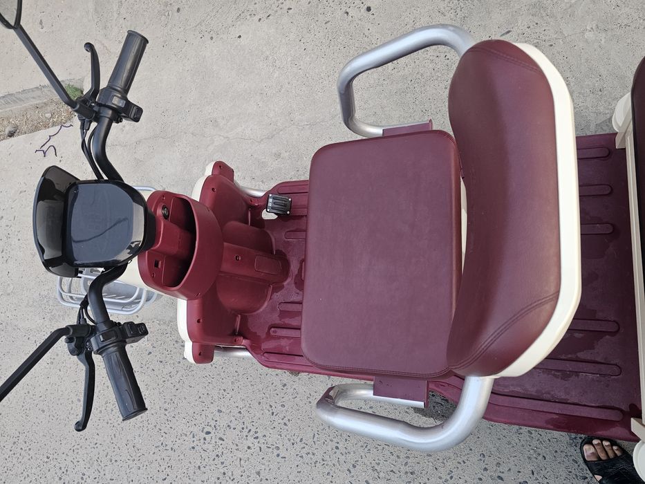 Skuter sotiladi xali yangi