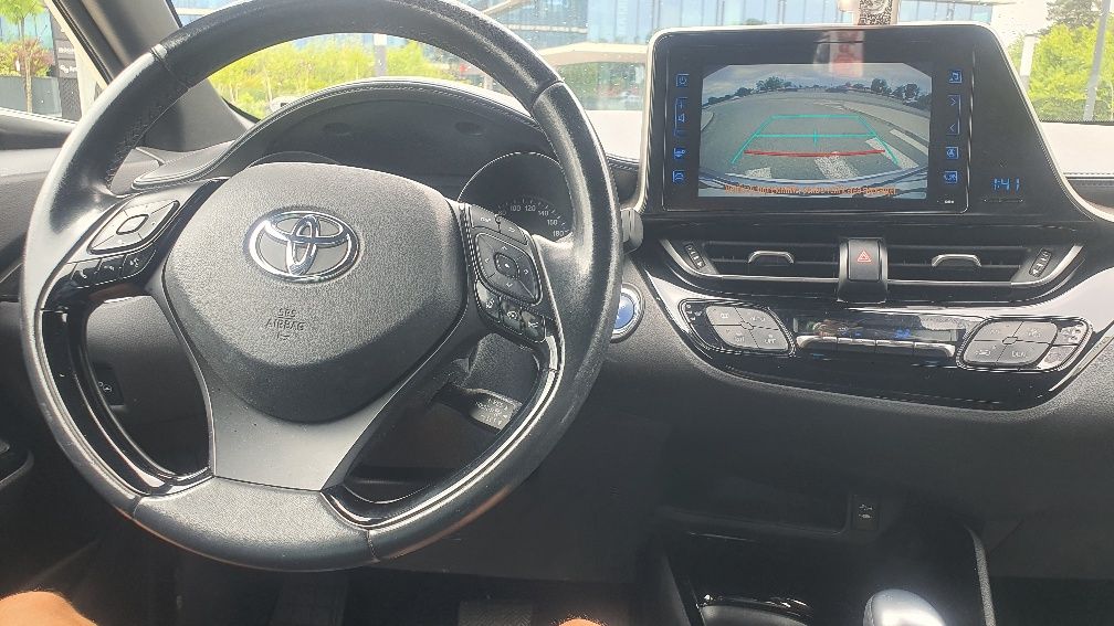 Toyota CHR Style, editie limitata Jean Lois, predare leasing