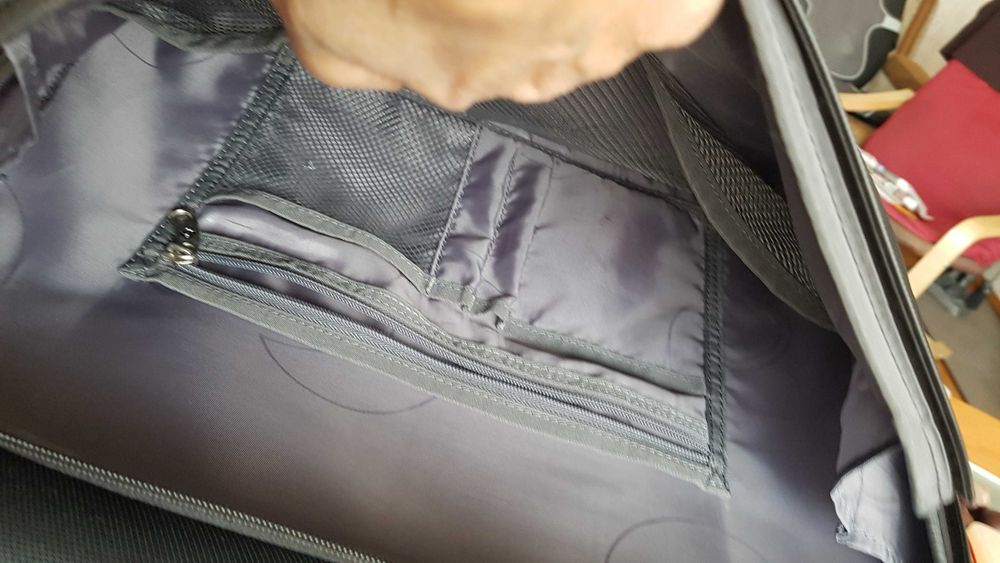 „Мобилен  офис“  Samsunite 135  лв.