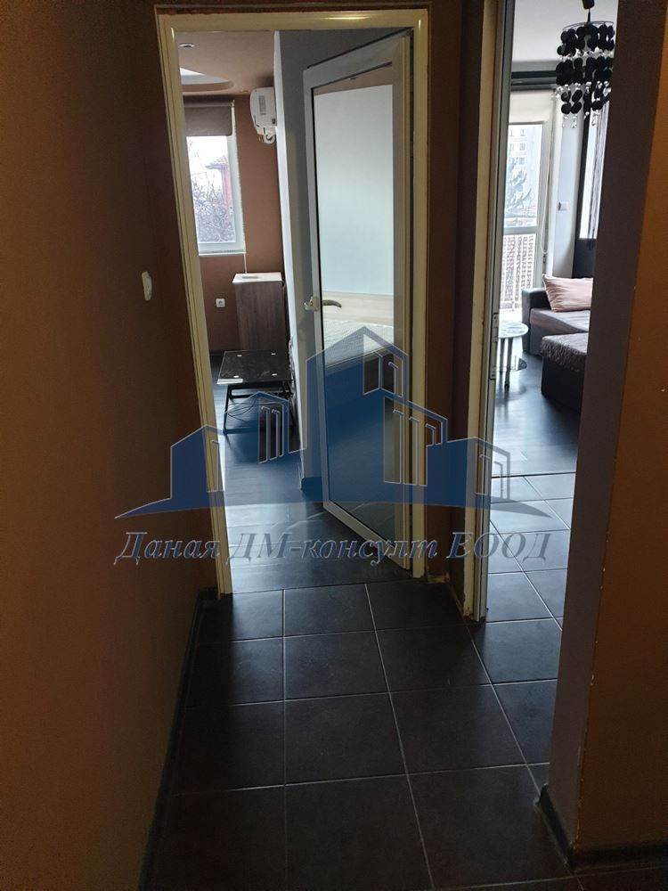 Продава се Двустаен апартамент в Шумен, Добруджански - 64 кв.м за 1594 €/кв.м - Снимка #8