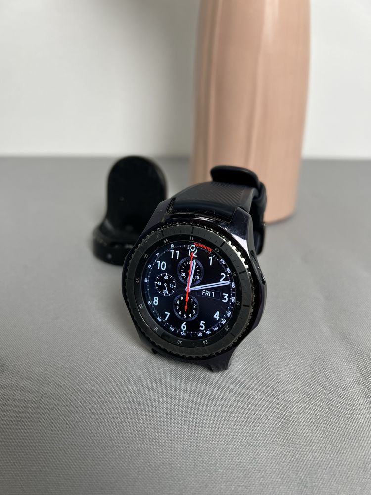 Смарт Часы (Smart Watch) Samsung Gear S3 в отличном состоянии