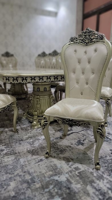 Цехтан жозибакор стол ва стуллар