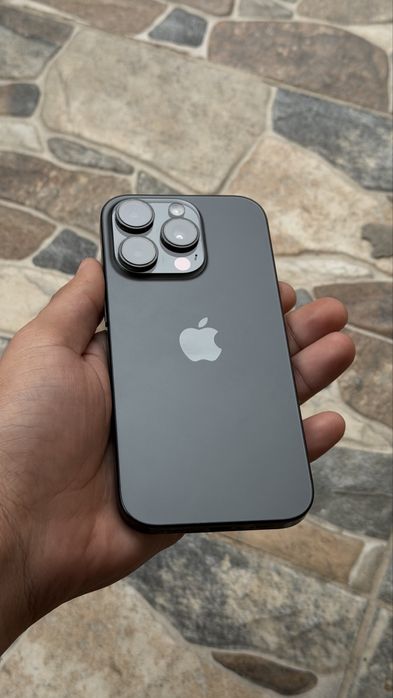 iPhone 16 Pro, 128GB – отлично състояние, 10 месеца гаранция