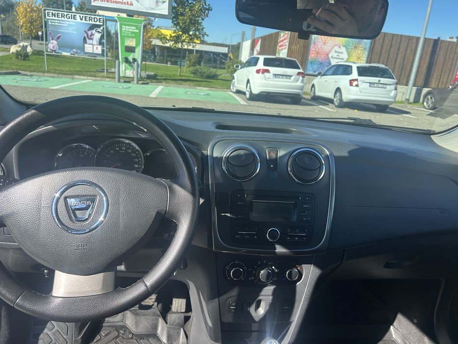 - 101 940 km- ! Logan Benzina+GPL(landirenzo) montat in 2025