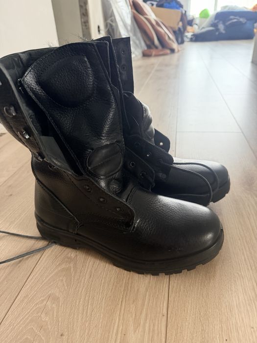 Продам зимние берцы 42 размер