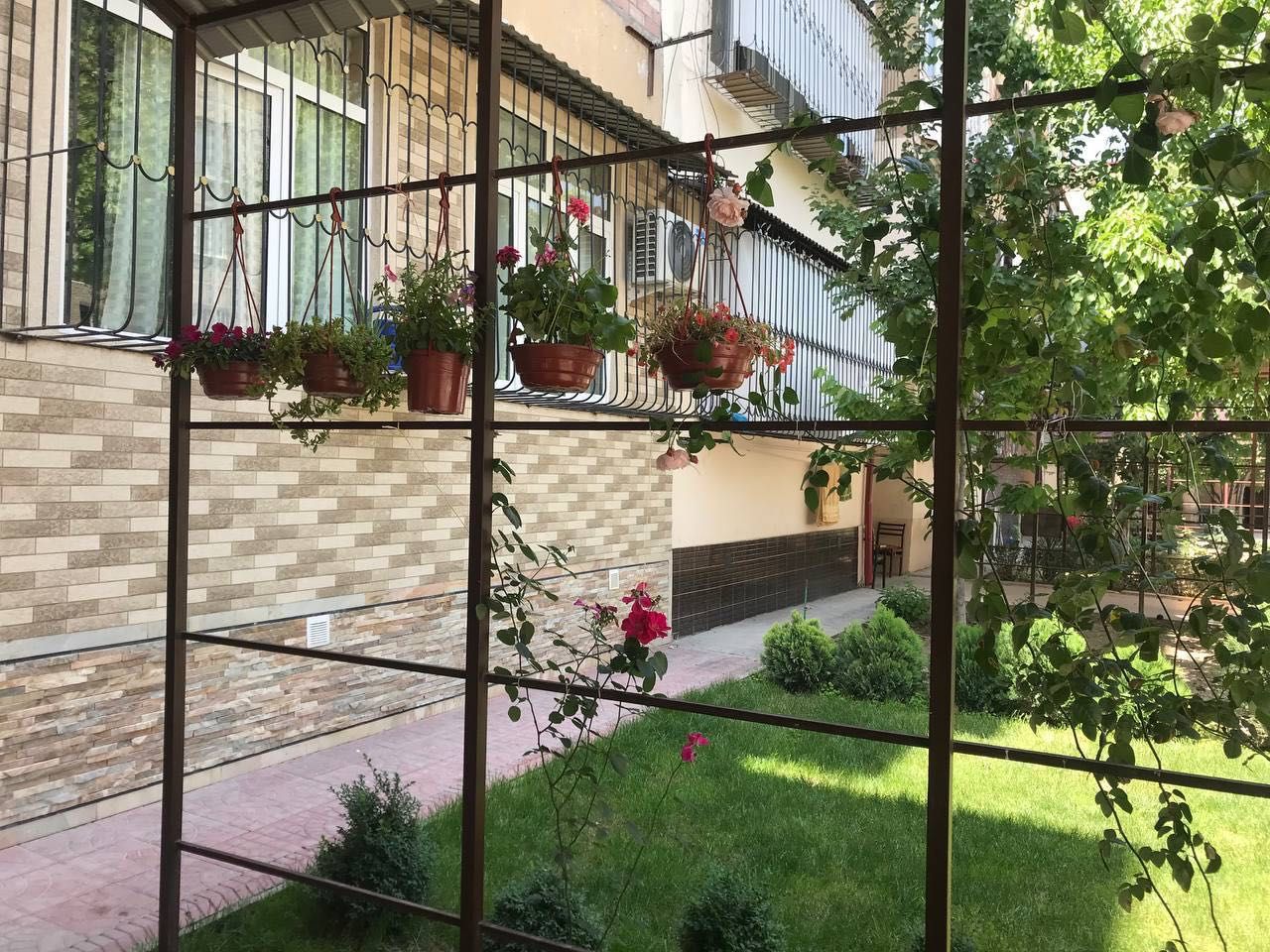 4 xonali kvartira sotiladi 86 kv.m  96 000 usd