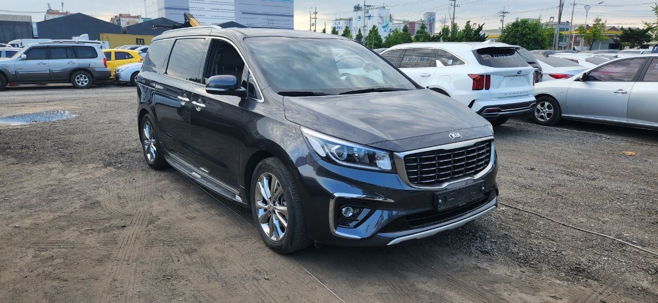 Продается Kia Carnival 2020