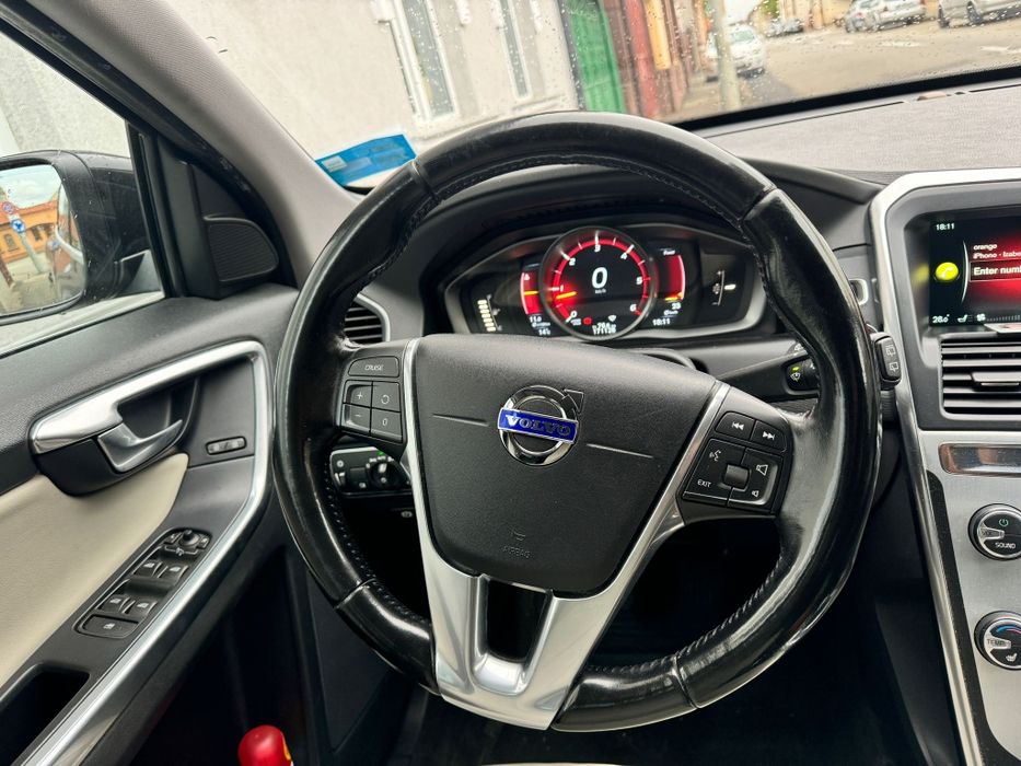Vând Volvo XC60 an 2016