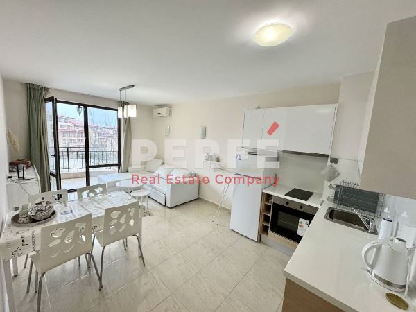 Продава се Двустаен апартамент в Свети Влас - 65 кв.м за 1624 €/кв.м - Снимка #1