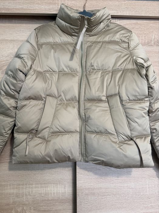 Бежаво яке пухено размер S Reserved носено веднъж