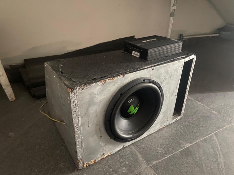 Продам саб в идеальном состояние