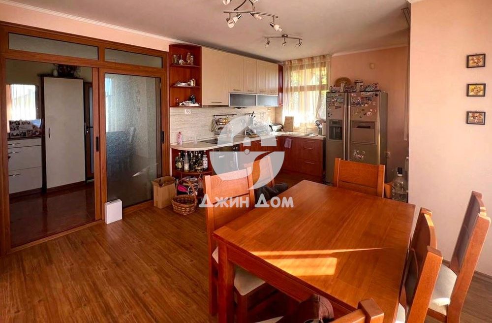 Продава се Къща в Бургас, Банево - 318 кв.м за 1541 €/кв.м - Снимка #4