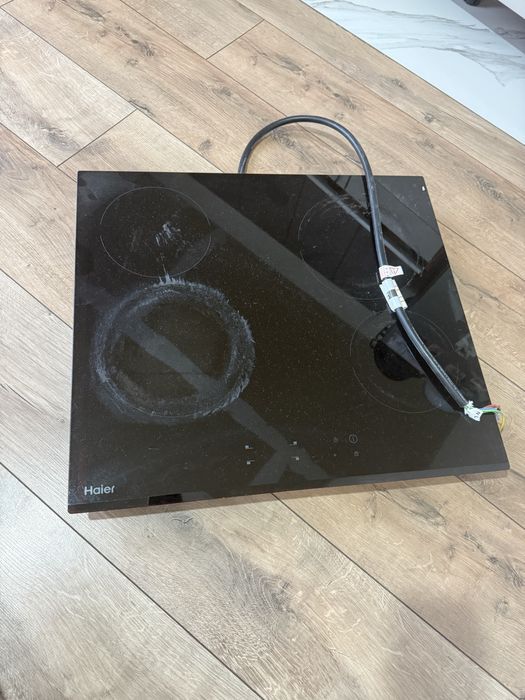 Продам Электрическая встраиваемая варочная панель