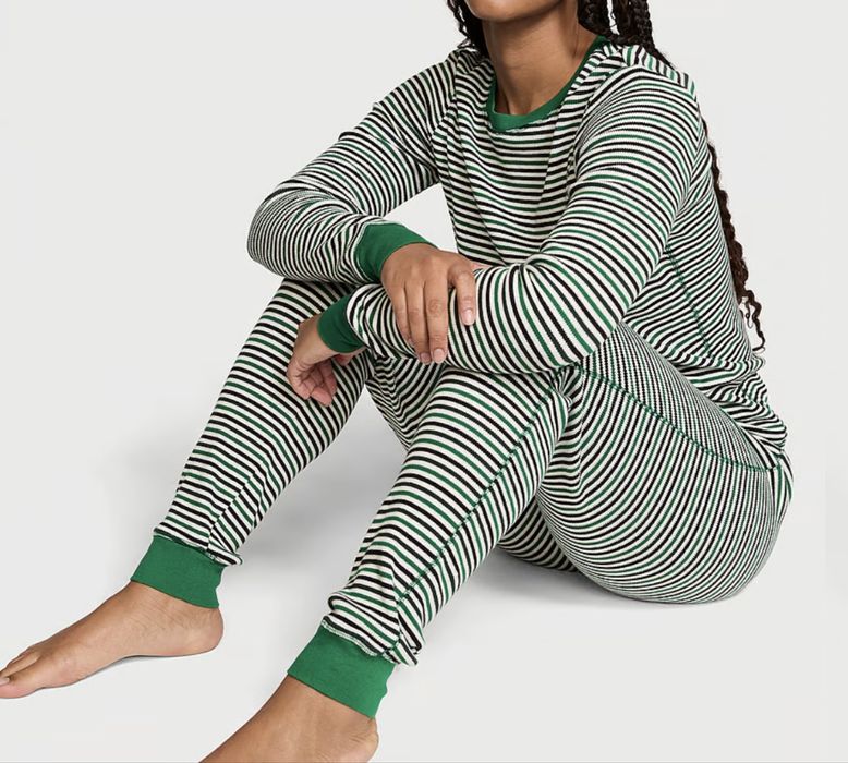 Victoria’s Secret, pijama noua cu eticheta