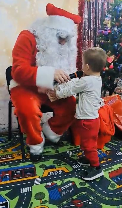 Mos Craciun de inchiriat 100 lei