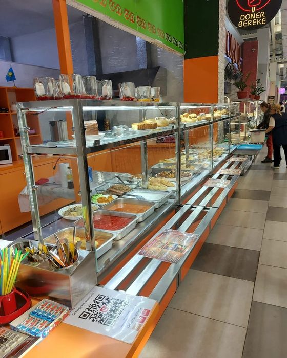 Линия раздачи, мармит, салатница нейтральный стол 
компотница, холодил