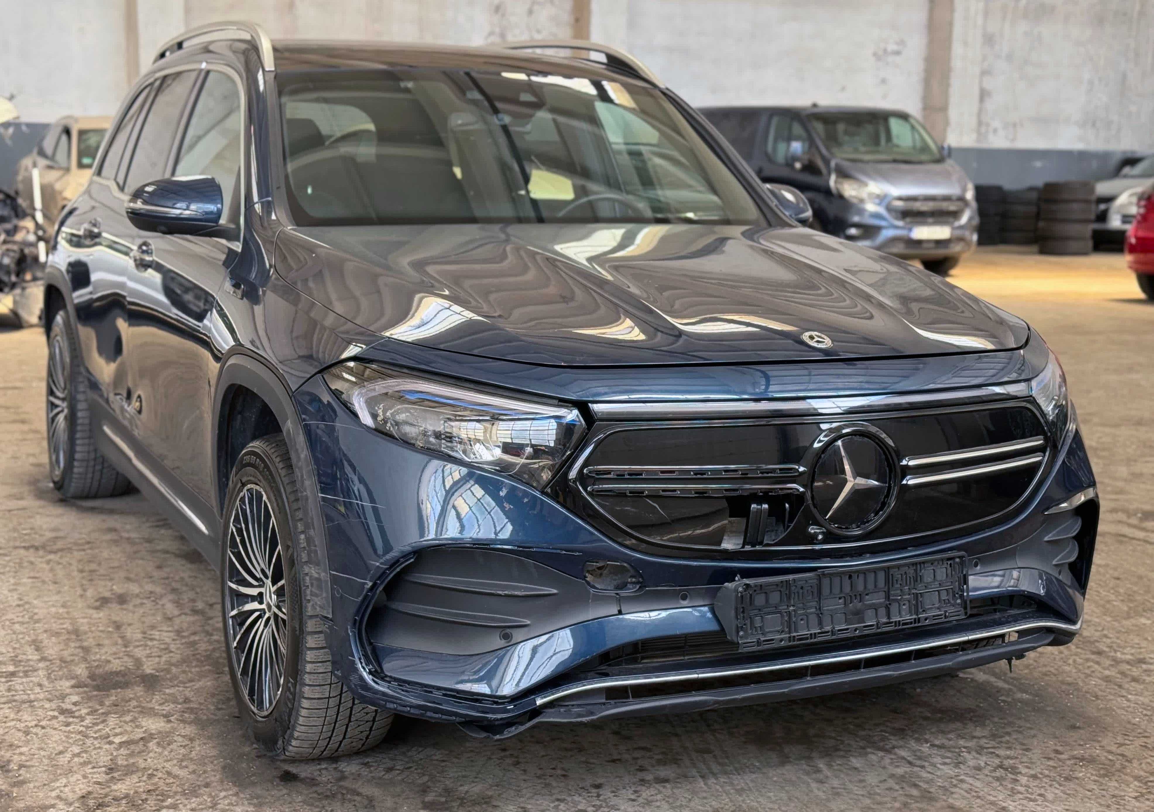 Mercedes EQB 300 4matic avariat